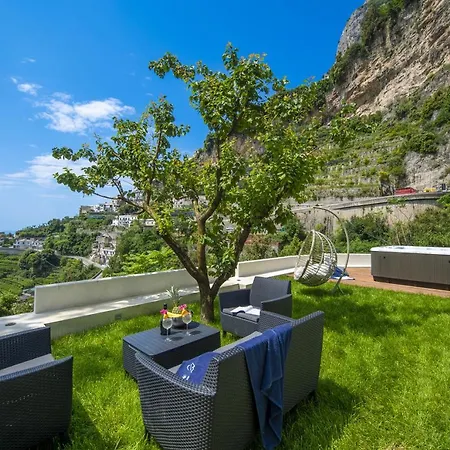 Villa Donna Rachele - *