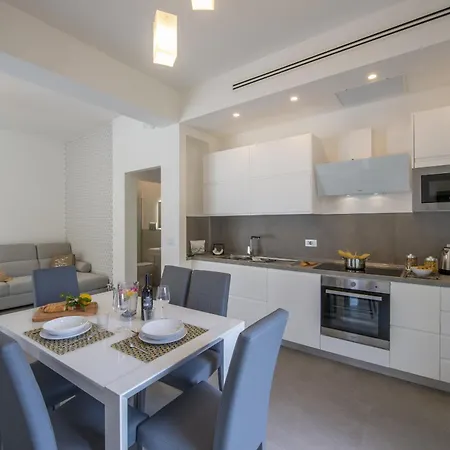 Villa Donna Rachele - *