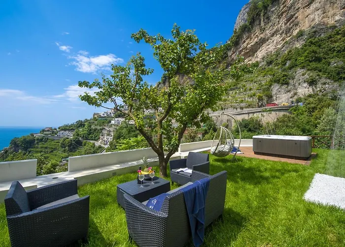 Villa Donna Rachele - *