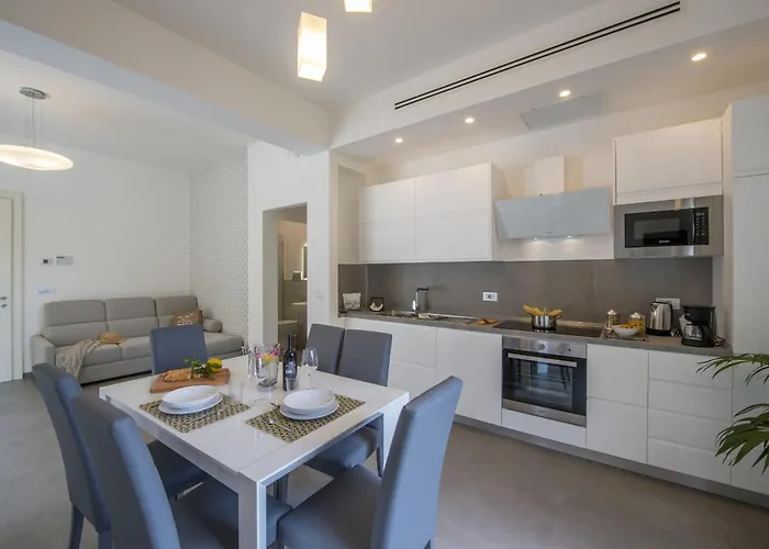 Villa Donna Rachele - *